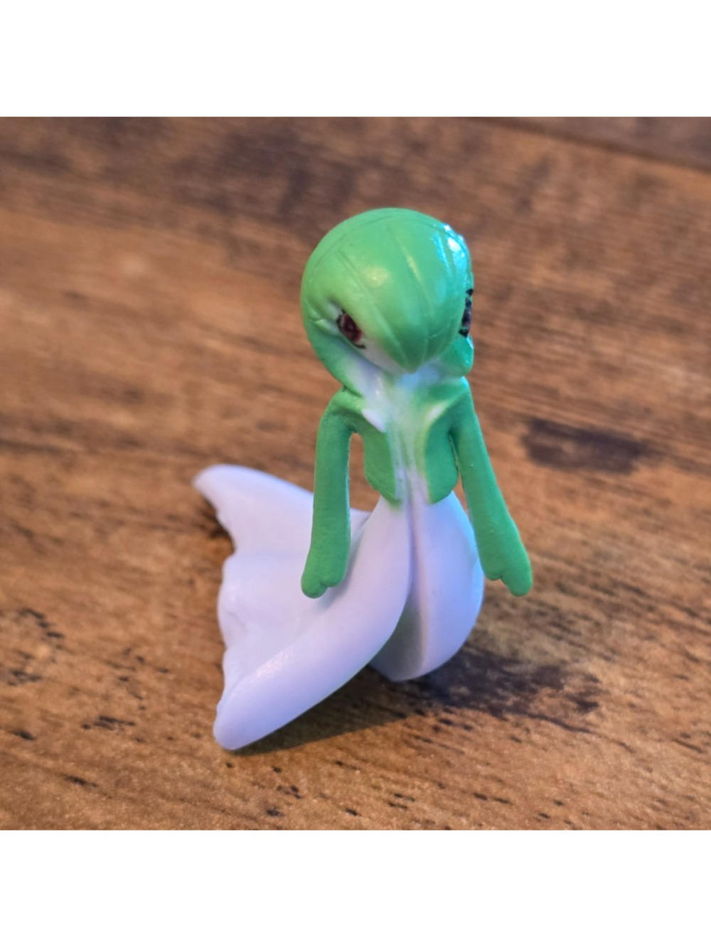 2005 RL Pokémon Gardevoir 1" Collectible Mini Figure